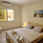 Dom wakacyjny Manta Treasure - Beach+wifi+barbecue+backyard *